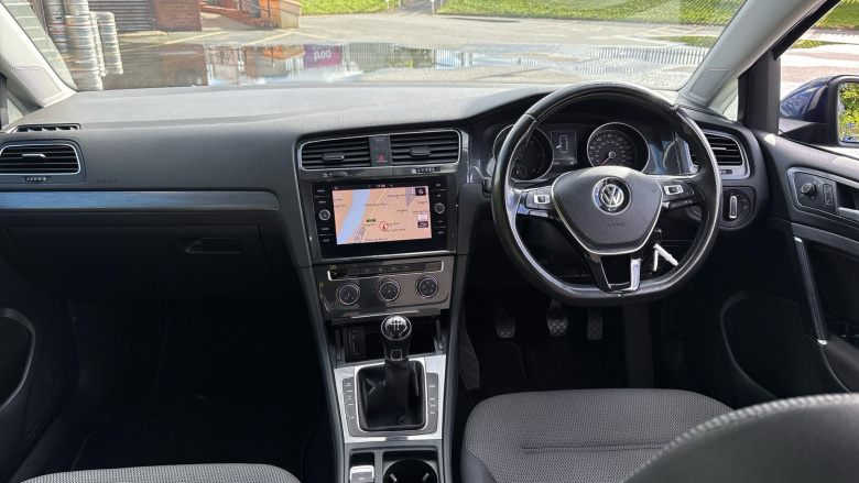Volkswagen Golf 1.6 TDI SE [Nav] 5dr Diesel Hatchback
